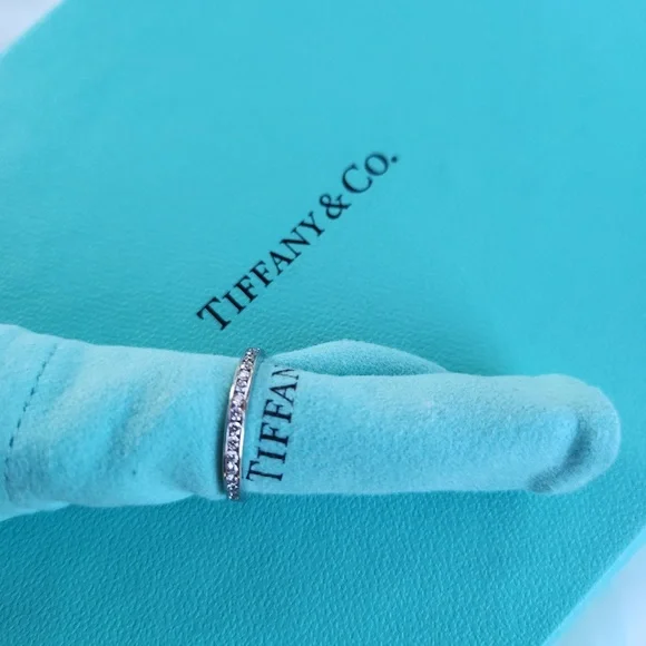 🌞SOLD🌞$3000++ Tiffany & Co. Platinum Channel Set Diamond Half Circle 2mm Band - Picture 2 of 5